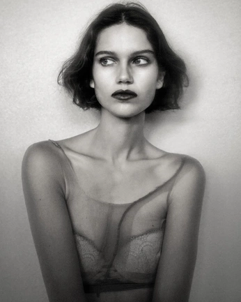 A cover of "it girl gone wild" cluster. The owner is heyhana. The cluster consists of 11 elements.