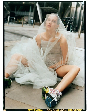 A cover of "S&R" cluster. The owner is devymsesi. The cluster consists of 3 elements.