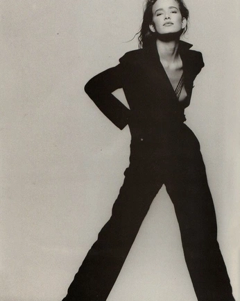 A cover of "✦ threads ✦" cluster. The owner is lunarosexx. The cluster consists of 93 elements.