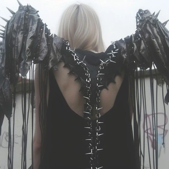 A cover of "亞文化美學的視覺語言與發展" cluster. The owner is neverknowsbest. The cluster consists of 206 elements.