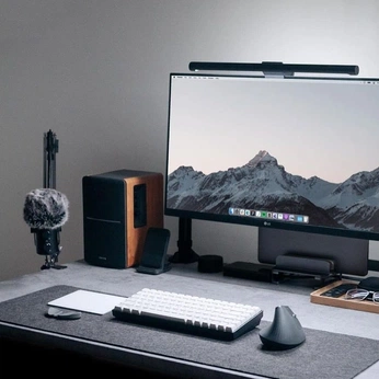 A cover of "Workspaces" cluster. The owner is hugorcd. The cluster consists of 12 elements.