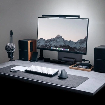 A cover of "Workspace Inspiration" cluster. The owner is gcasqueiro. The cluster description is "Office Setup Inspiration". The cluster consists of 7 elements.