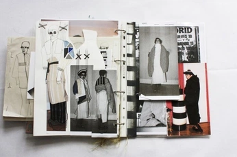 A cover of "// portfolio" cluster. The owner is goldihni. The cluster consists of 3 elements.