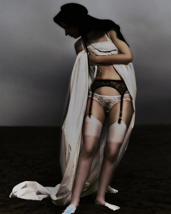 A cover of "shooting ideas" cluster. The owner is adrianaajuraado. The cluster consists of 1 element.