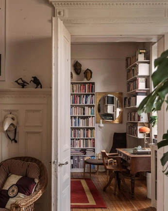 A cover of "Ghar" cluster. The owner is rinseit. The cluster consists of 8 elements.