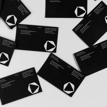 A cover of "Filone identita 1 MINIMA" cluster. The owner is mariaaugusta. The cluster consists of 2 elements.