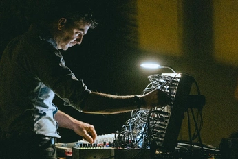 A cover of "metaLiiVE" cluster. The owner is sn0wlambos. The cluster consists of 5 elements.