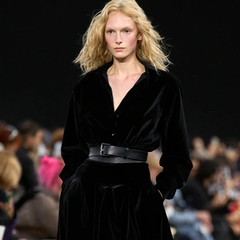 A cover of "Max Mara" cluster. The owner is jasonmorgen. The cluster consists of 6 elements.