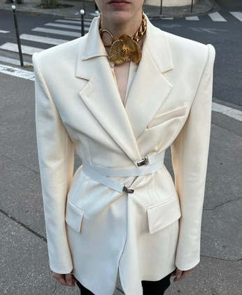 A cover of "Idee" cluster. The owner is makejani. The cluster consists of 1 element.