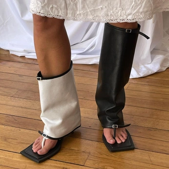 A cover of "Shoes" cluster. The owner is vagurinaa. The cluster consists of 1 element.