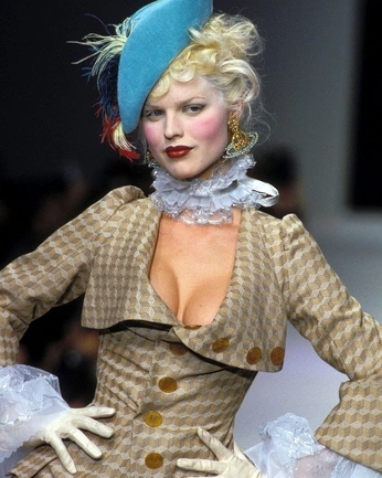 A cover of "Fashion" cluster. The owner is d3molitionlxvers. The cluster consists of 8 elements.