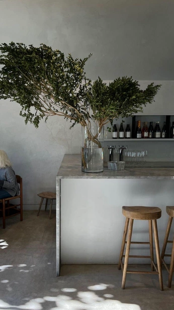 A cover of "P*rty" cluster. The owner is henrybrereton. The cluster consists of 46 elements.