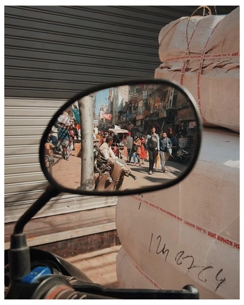 A cover of "Mirrors" cluster. The owner is aaronweiss. The cluster consists of 18 elements.