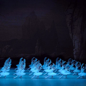 A cover of "dance" cluster. The owner is sssolie. The cluster consists of 33 elements.