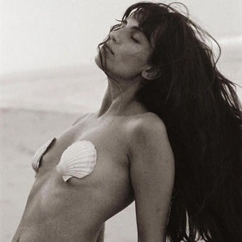 A cover of "Women I’d love to draw" cluster. The owner is rared. The cluster consists of 42 elements.