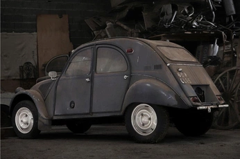 A cover of "Citroen 2cv sahara" cluster. The owner is simca1000. The cluster consists of 1 element.