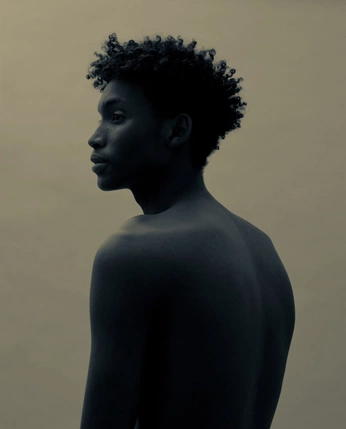 A cover of "editorial" cluster. The owner is nicoyuzza. The cluster consists of 7 elements.