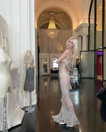 A cover of "asthetics" cluster. The owner is katic. The cluster consists of 5 elements.