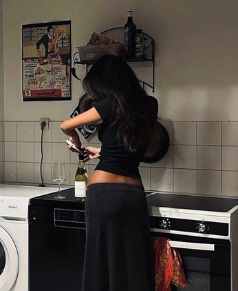 A cover of "Studio" cluster. The owner is eertmoed.studio. The cluster consists of 1 element.