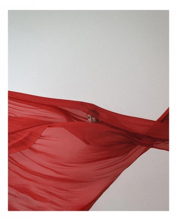 A cover of "drapes" cluster. The owner is evadaa. The cluster consists of 7 elements.