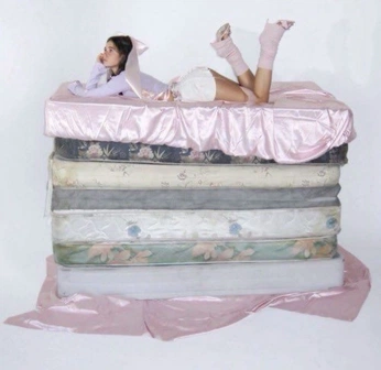 A cover of "Креатив" cluster. The owner is ilonaki. The cluster consists of 1 element.