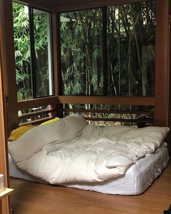 A cover of "summer" cluster. The owner is soliloquy. The cluster consists of 13 elements.