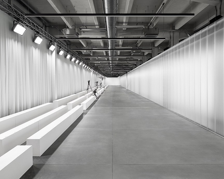 An Instagram carousel post added by ricca on Mar 08, 2024. The author is @abnormal_story.