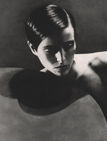 A cover of "Thinking Portraits" cluster. The owner is kiyviz. The cluster consists of 12 elements.