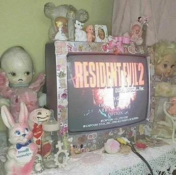 A cover of "felt" cluster. The owner is spookysushi. The cluster description is "things that resonate with me 💕". The cluster consists of 3 elements.