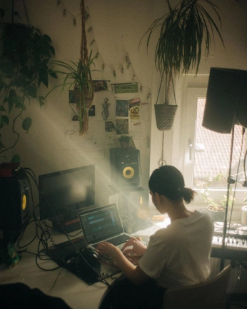 A cover of "Studio" cluster. The owner is matmcr. The cluster consists of 76 elements.