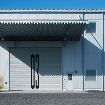 A cover of "CAFE CON CHISME EP. 003" cluster. The owner is lordenzo. The cluster description is "April 27th - 11 am to 3 pm. LA VIDA COFFEE LOUNGE, SAN ANTONIO TEXAS". The cluster consists of 25 elements.