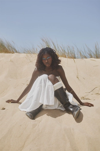 A cover of "Radija" cluster. The owner is tiagomlopes. The cluster consists of 25 elements.