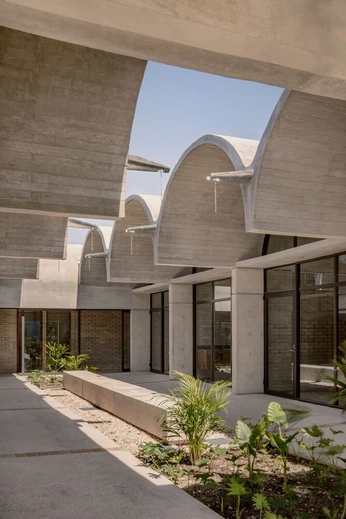 A cover of "Architecture" cluster. The owner is quirkydesigner. The cluster consists of 13 elements.