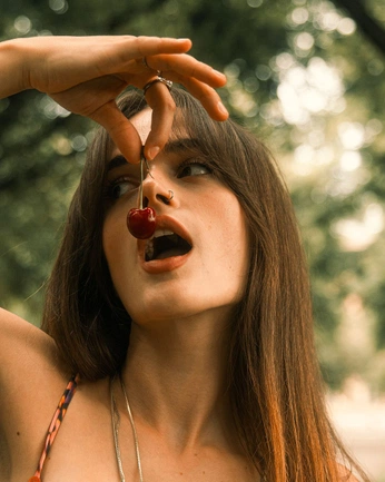 A cover of "cherryss" cluster. The owner is bluebabyswan. The cluster consists of 9 elements.