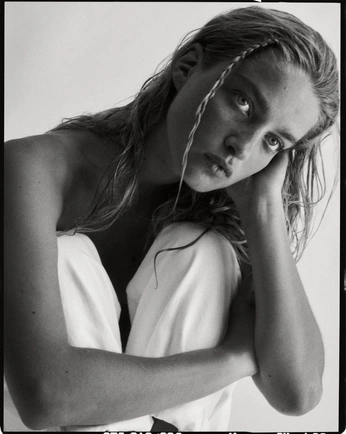 A cover of "FINITO STUDIO" cluster. The owner is nogueirp. The cluster consists of 24 elements.