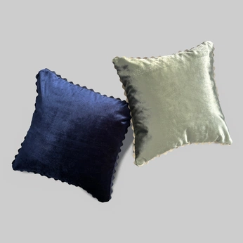 A cover of "Velvet pillows" cluster. The owner is filleafille. The cluster consists of 12 elements.