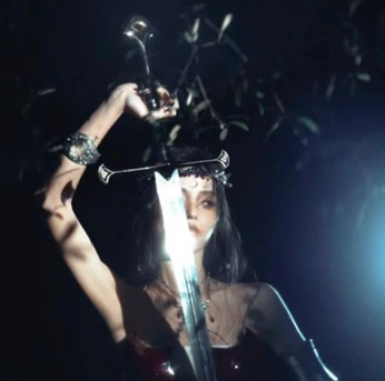 A cover of "amaniel" cluster. The owner is wlkstf. The cluster consists of 76 elements.